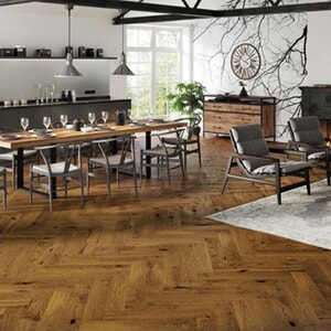 Saga Herringbone Cognac Eik Mattlakk