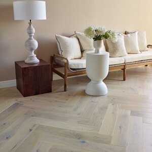 Saga Herringbone Pearl Rustikk Mattlakkert