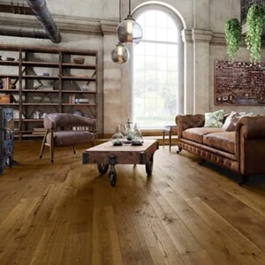 Saga Eik Exclusive Brown Amber Mattlakkert